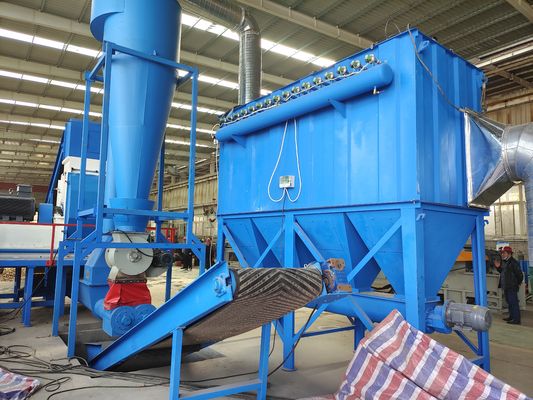 Βιομηχανική μηχανή για την παρασκευή ξυλοπριονιδίων με ισχύ 355 kW και χωρητικότητα 6000 kg