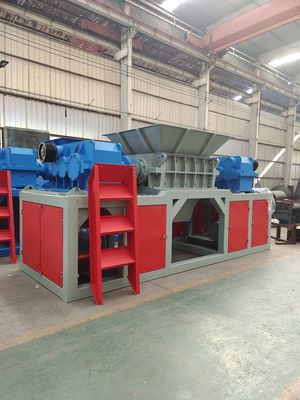 Χάλυβα άνθρακα διπλός ροτόρ θραύστης 8000KG βάρος προσαρμόσιμη για διάφορες βιομηχανίες