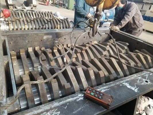 90KW ξύλο/ μέταλλο/ καουτσούκ/ πλαστικό/ χαρτόνι Shredder Machine με Chamber Box Knife Blade