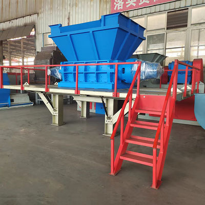 3000kg/h Απορρίμματα ξύλινου παλέτου στρώμα Shredder Ανακύκλωση πλαστικών επίπλων αποτελεσματικά