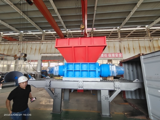 110kW Δύναμη Κοκκινοσκελίδας απομεινάρια Shredder για τη συντριβή μεγάλου και μικρού σιδηρουργικού πλαστικού
