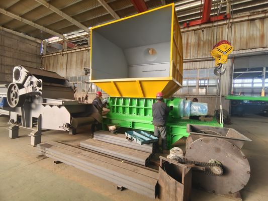110kW Σπαστικό σιδηροτροφείο για σκουπίδια επίπλων και οικιακών συσκευών Βάρος 8000 kg